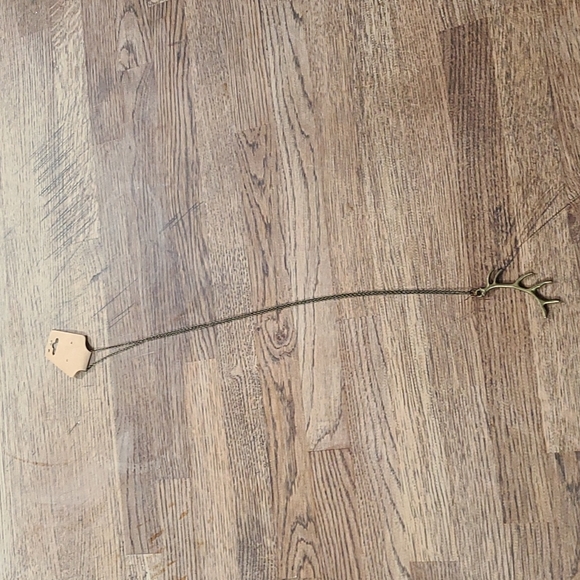 Antler Necklace - Picture 2 of 4
